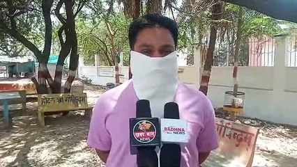 नीमच: राशन की दुकान पर सोशल डिस्टेंसिंग का उल्लंघन, बना संक्रमण बढ़ने का खतरा