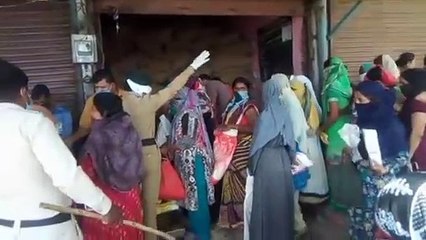 नीमच में जिला प्रशासन ने कई दुकान संचालकों के खिलाफ की बड़ी कार्यवाही