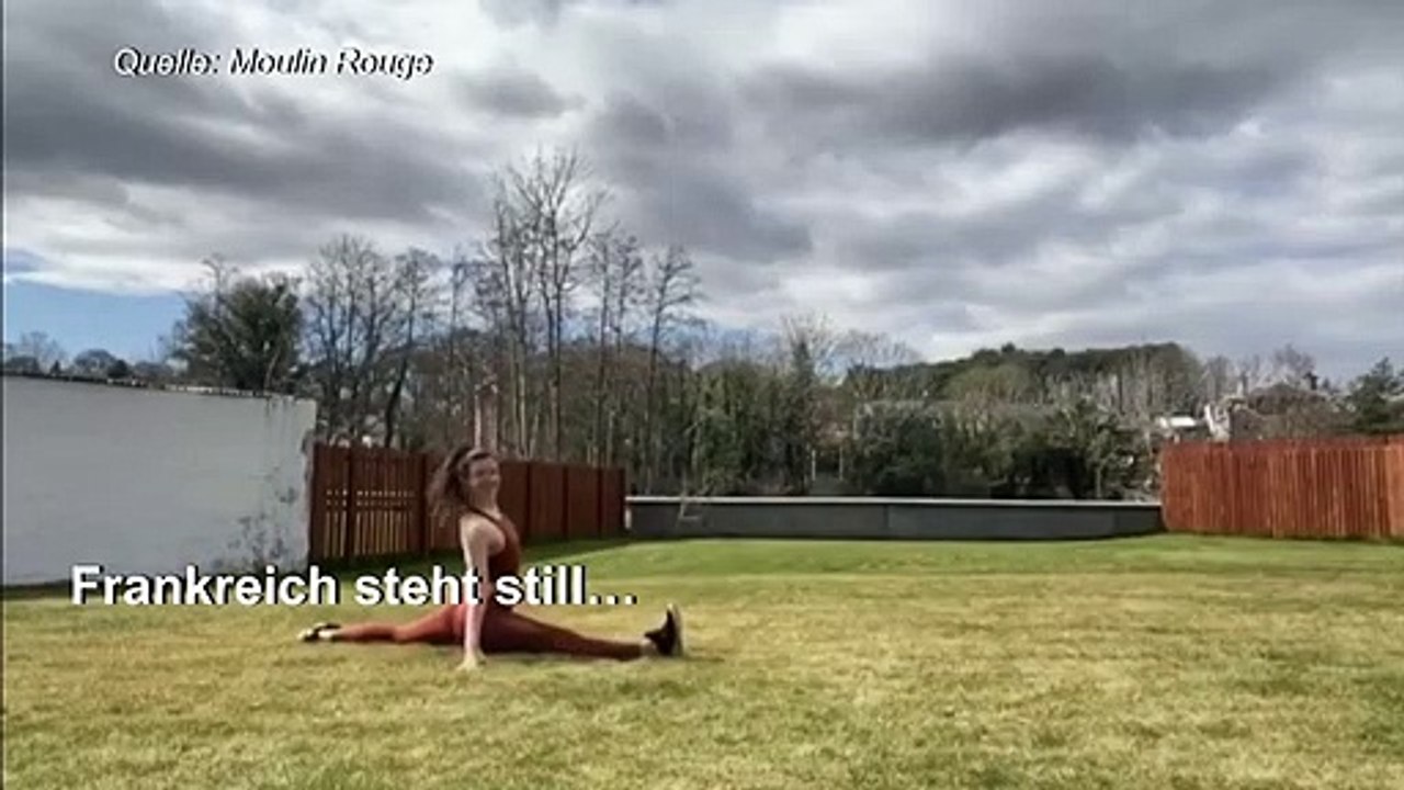 Moulin-Rouge-Tänzerinnen muntern Franzosen auf