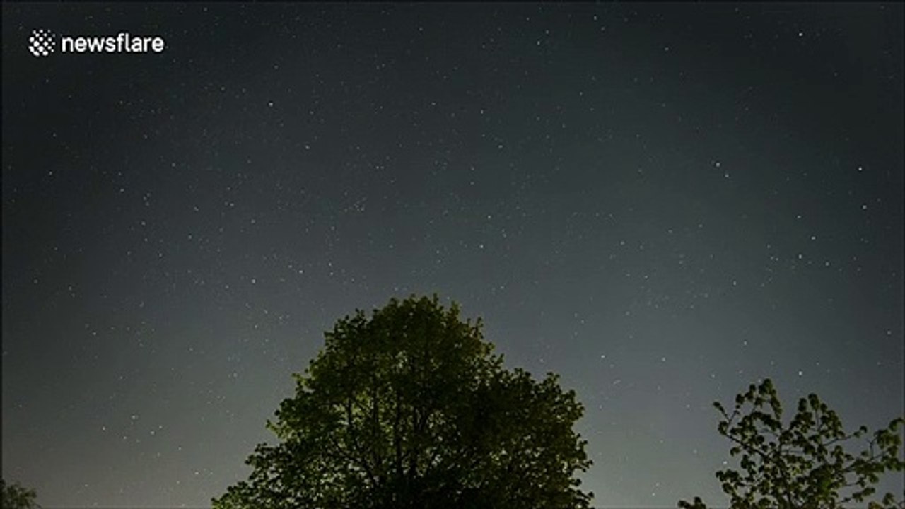 Timelapse of Starlink satellites over north west London, 21 April 2020