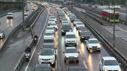 İstanbul'da uzun aradan sonra trafik yoğunluğu