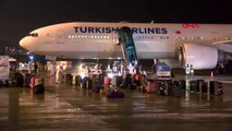 TRABZON Belçika'dan getirilen Türk vatandaşlarını taşıyan uçak, Trabzon Havalimanı'na iniş yaptı - 2