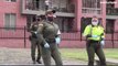Con pasos de merengue, la policía colombiana anima las calles durante la cuarentena