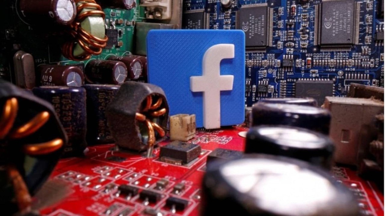 Facebook buys 9.9% stake in Reliance Jio platform