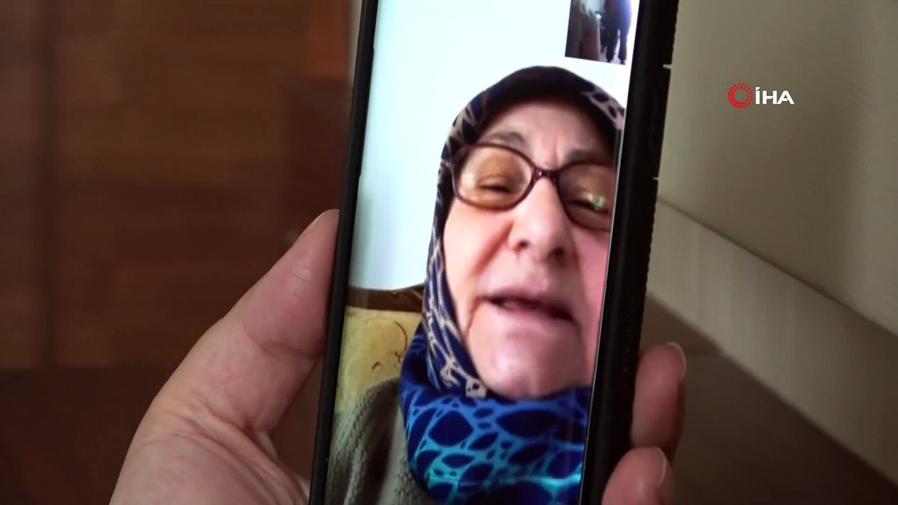 Küçük kızdan sağlık çalışanı annesine duyguland...