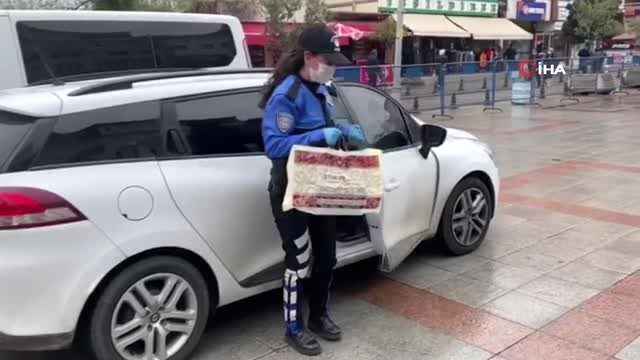 Evinden çıkamayan 14 yaşındaki genç kıza polisten doğum günü sürprizi