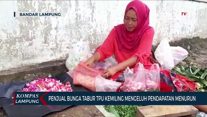 Penjual Bunga Tabur TPU Kemiling Mengeluh Pendapatan Menurun