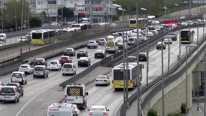 KÜÇÜKÇEKMECE D-100 KARAYOLU'NDAKİ YOĞUNLUKTAN KAÇMA İÇİN TRAFİĞİ TEHLİKEYE ATTILAR