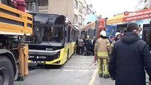 Sultangazi’de tramvay İETT otobüsüne çarptı