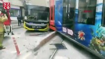Sultangazi'de raydan çıkan tramvay otobüse çarptı! İşte ilk görüntüler