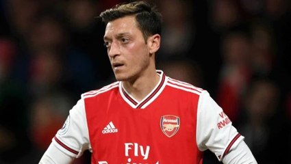 Maaş indirime gitmeyen Mesut Özil'e İngilizler tepki gösterdi