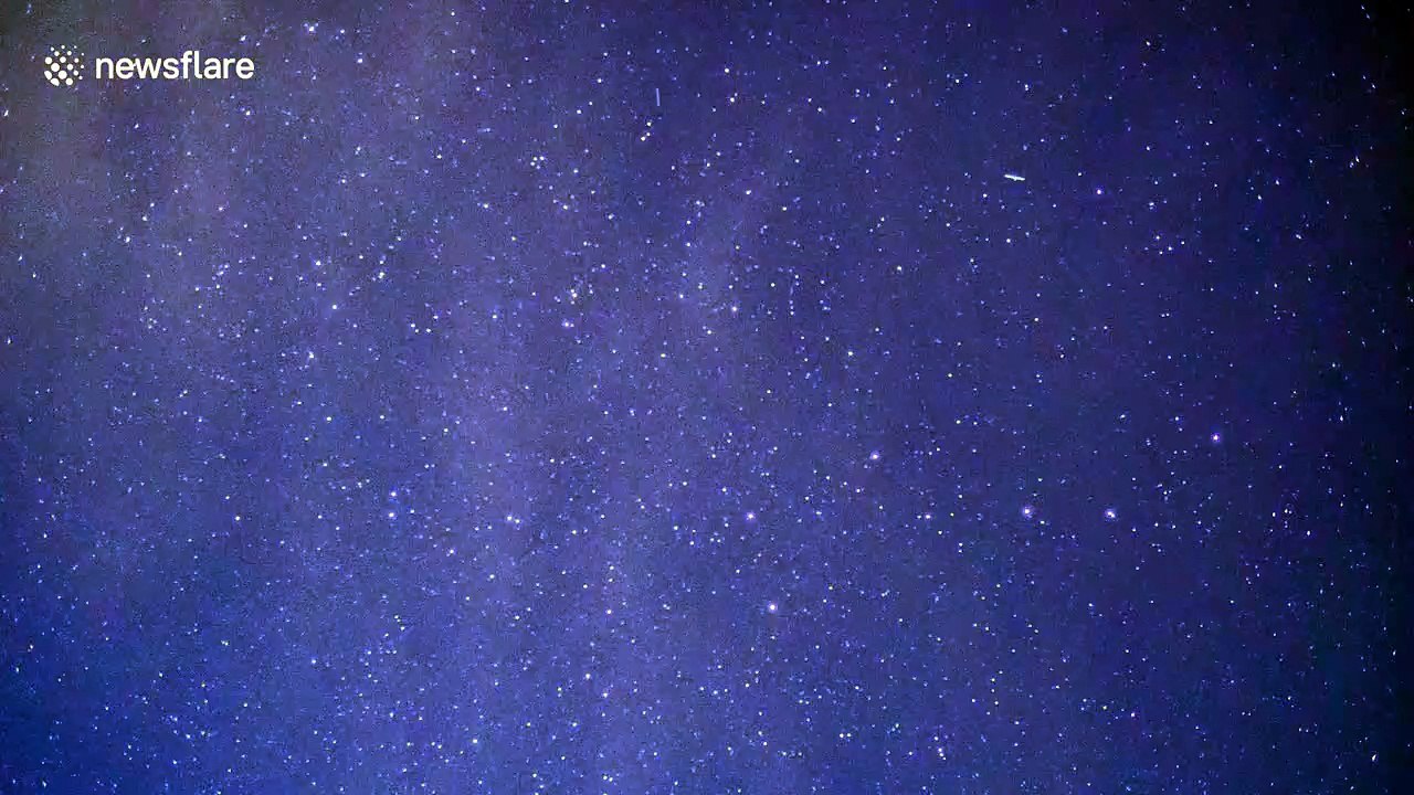 Lyrid meteor shower AND Starlink satellites light up UK night skies