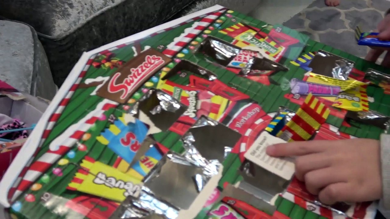 Sophia, Isabella e Alice - Brincando com Brinquedo da Barbie, Lol Surpresa e Ovinhos no Natal Parte 2