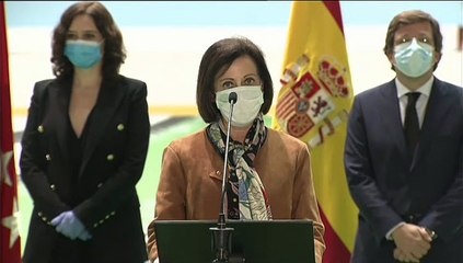 Emocionadas palabras de la ministra de Defensa a las familias de los fallecidos cuyos cuerpos estuvieron en el Palacio de Hielo