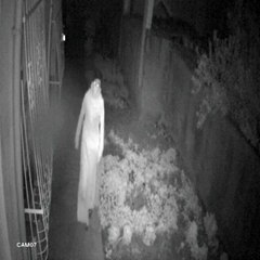 Kadın kıyafetleri giyip hırsızlık yaptı