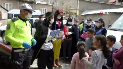 Hakkari polisinden 400 çocuğa '23 Nisan' hediyesi