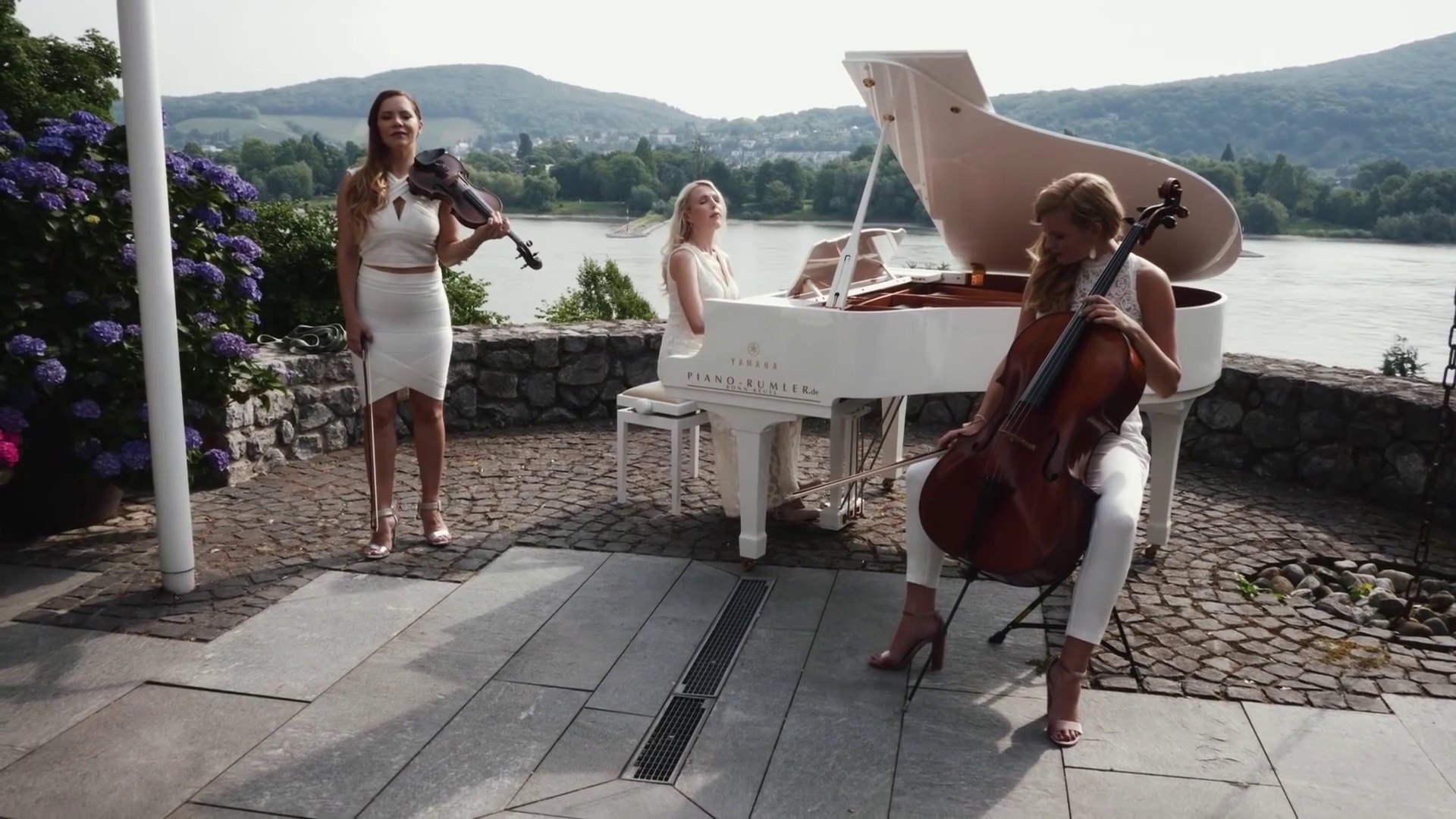 Hallelujah Song Performed By The 3 Best Musical Instruments is Piano Violin Cello Hallelujah
