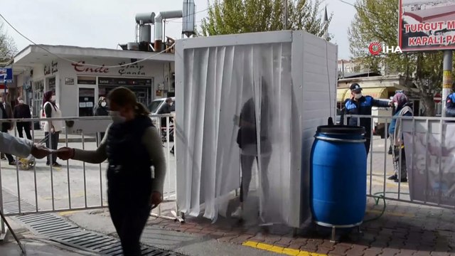 Ramazan ve kısıtlama öncesi pazarda 1 kilometrelik kuyruk