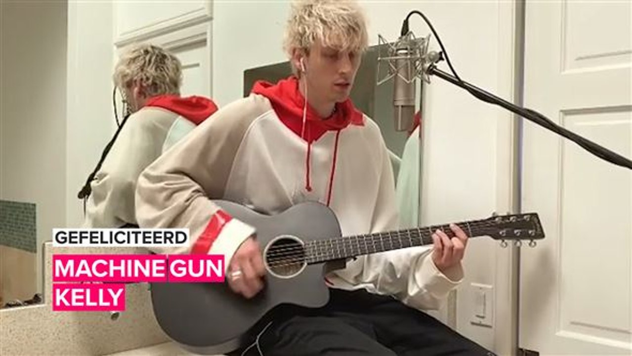 Zo houdt Machine Gun Kelly zichzelf bezig