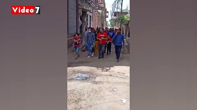 أهالى قرية بلاى يستقبلون شابا بالزغاريد بعد شفائه من كورونا