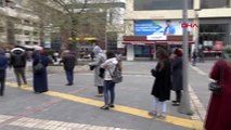 Kayseri'de PTT önünde uzun kuyruk
