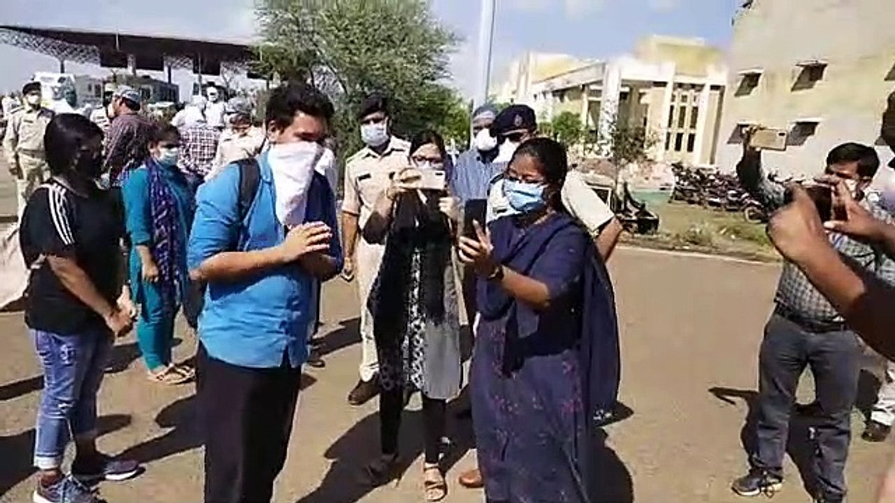 लॉक डाउन के दौरान कोटा से लाए गए छात्र, शिवपुरी नाके पर पहुंचे