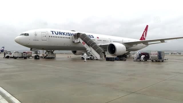 Kuveyt'teki 348 Türk vatandaşı THY uçağıyla Ankara'ya getirildi