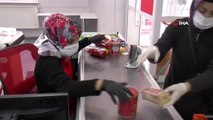 Arnavutköy'de Ramazan dolayısıyla ihtiyaç sahiplerine erzak yardımı