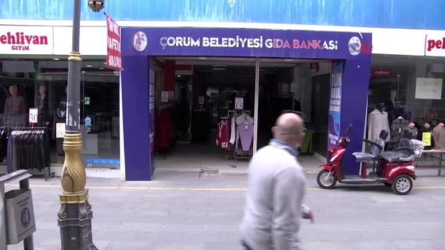 Köylülerden örnek davranış...Yağmur ve şükür duası için kestikleri kurbanları Gıda Bankası'na...