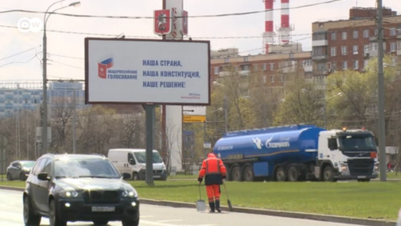 Активисты обвинили Центризбирком РФ в агитации...