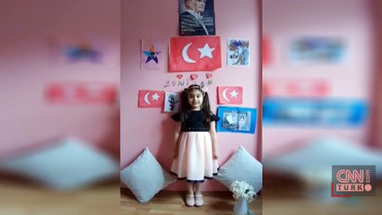 İpek Havin 23 Nisan'ı evde kutladı