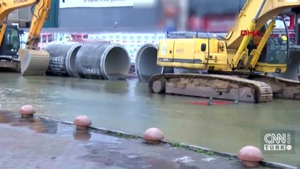 Kadıköy'de cadde göle döndü
