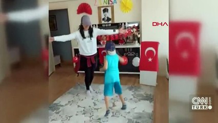 23 Nisan'ı evlerinde kutladılar