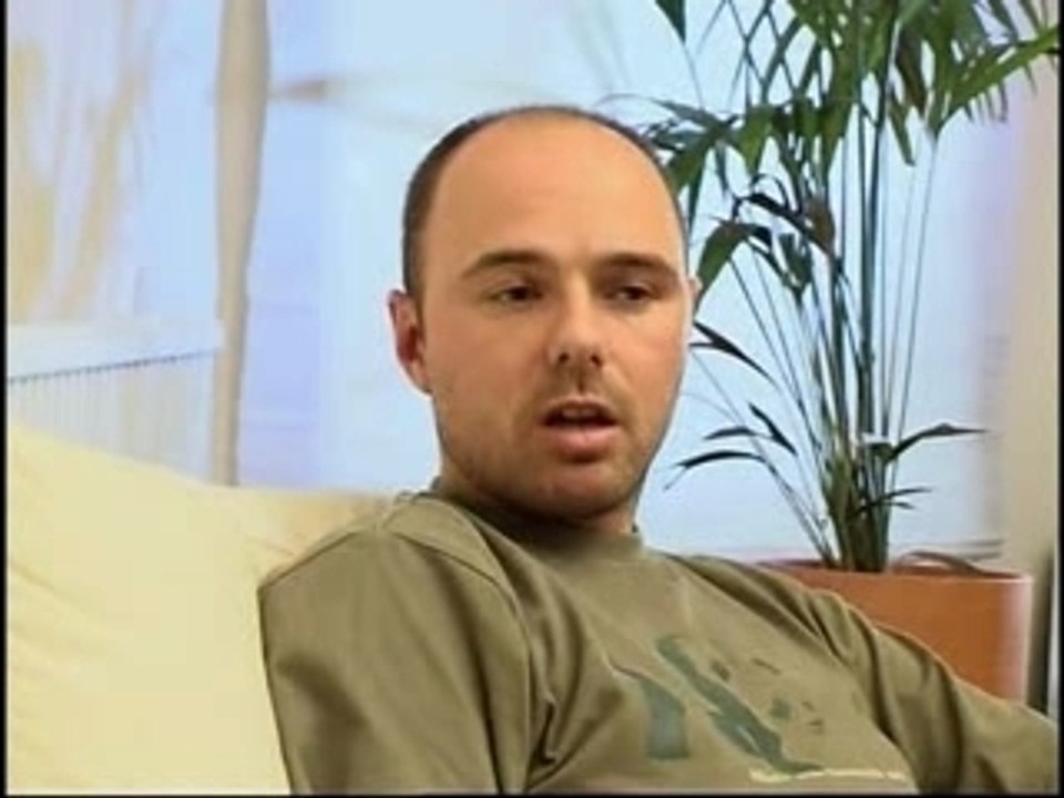 Meet Karl Pilkington - Ricky Gervais - Politics DVD (Extras)