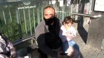 Kucağında hasta çocuğuyla dakikalarca otobüs bekledi