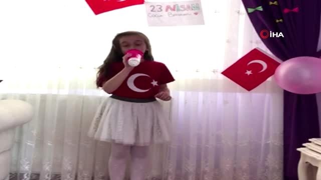 İstanbul'daki çocuklar 23 Nisan'ı ilk kez evde kutladı