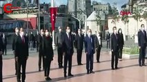 Taksim Cumhuriyet Anıtı'na İmamoğlu çelenk koydu
