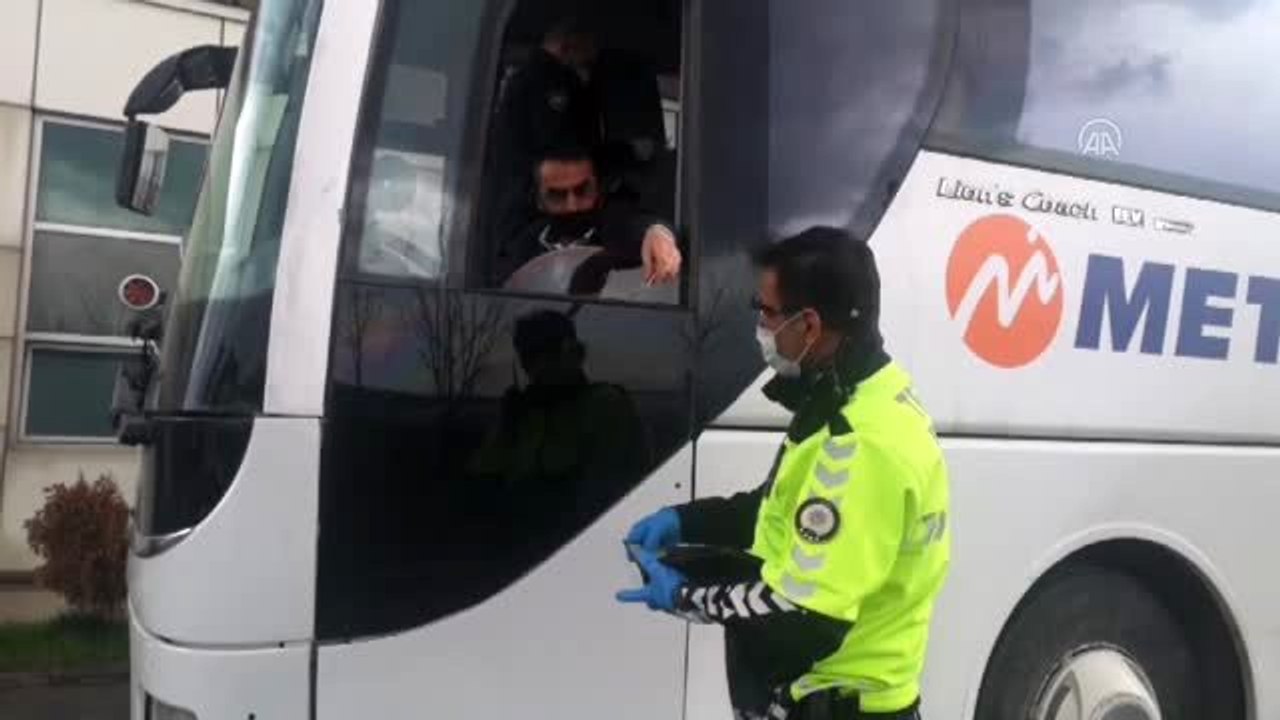 Sahte izin belgesiyle otobüsle yolculuk eden 26 kişiye ceza kesildi