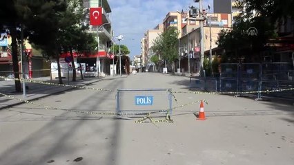 Suruç ve Ceylanpınar ilçelerinde sokaklar boş kaldı