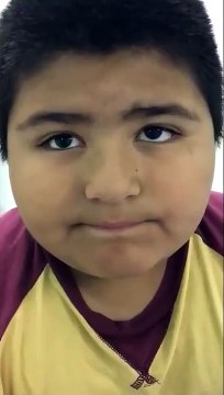 Insolite : un petit garçon a accidentellement avalé un sifflet et a fait sortir le même son.