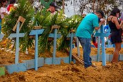Brezilya'nın en büyük eyaletinde Covid-19 nedeniyle toplu mezar açıldı