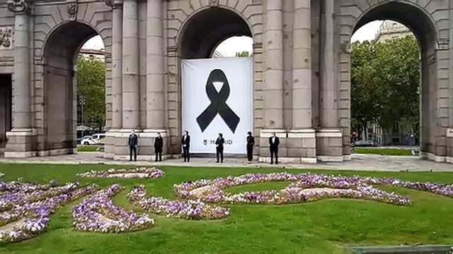 Minuto de silencio del Ayuntamiento de Madrid por los fallecidos