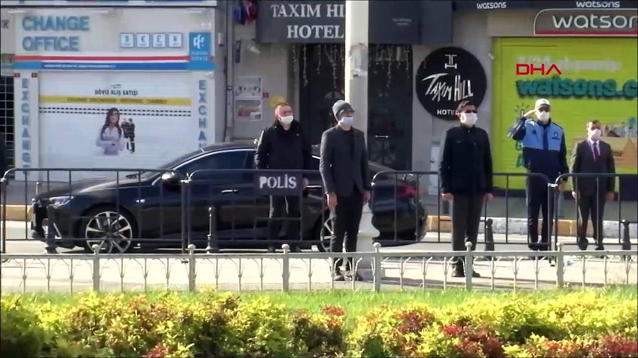 Taksim Cumhuriyet Anıtı'nda 23 Nisan töreni