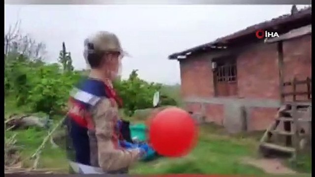 Jandarma ve polis araçları 23 Nisan için süslendi, ekipler çocuklara hediye dağıttı