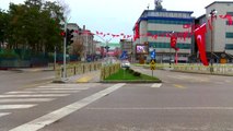 Erzurum'da boş caddeler Türk bayraklarıyla donatıldı