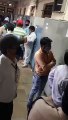 इंदौरः जेल में बंद अपनो के लिए कोर्ट के बाहर सोशल डिस्टेंसिंग भूले परिजन