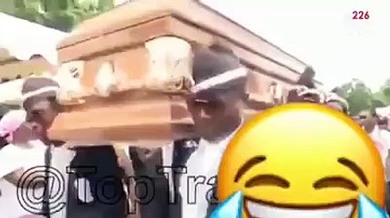 Qui sont réellement ces porteurs de cercueils devenus stars sur les réseaux