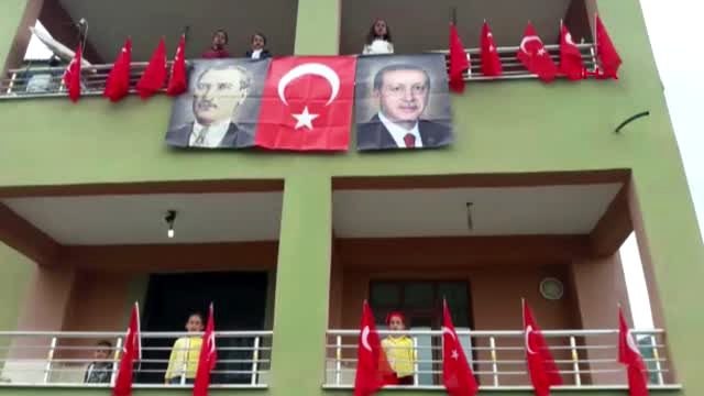 HAKKARİ Irak sınırındaki balkonlarda 23 Nisan