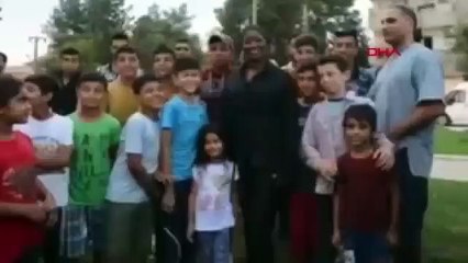 Della Miles’ten çocuklara kedi figürlü ders