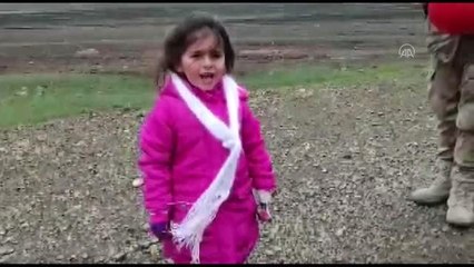 Mehmetçikten köy çocuklarına 23 Nisan sürprizi